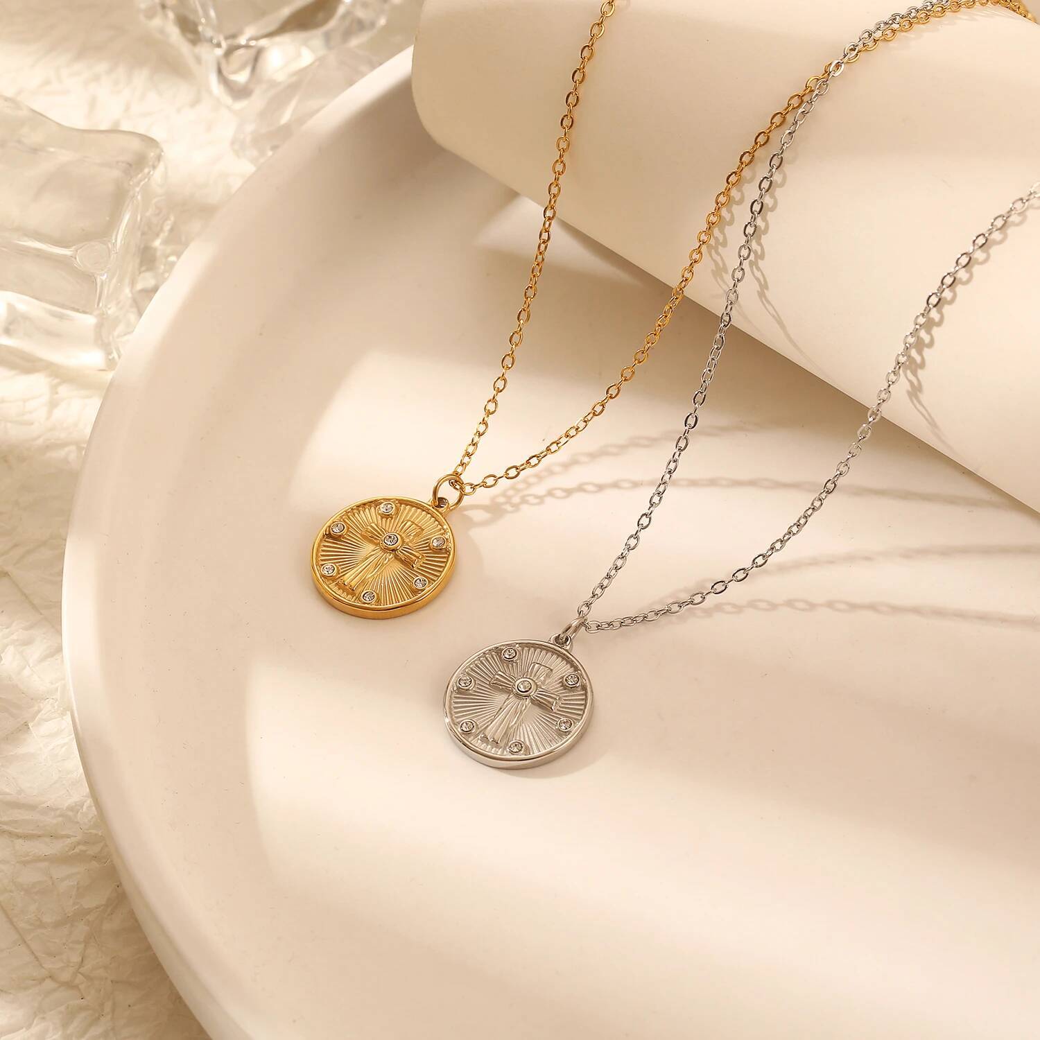 Coin Necklace Delicate - Vrouwen delicate ronde munt zirkoon stenen