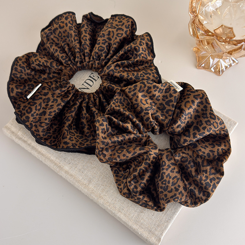 Fluwelen luipaardprint dubbell - Hair Tie Velvet recensie en prijs