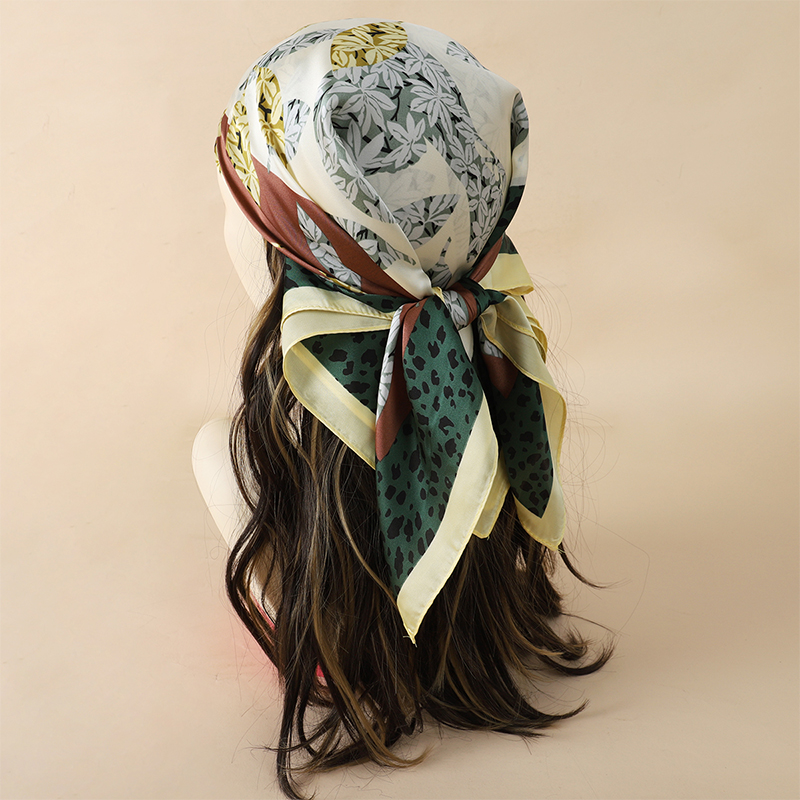 70x70 cm Vrouwen Sjaal Zijde G - Women Accessories Brands recensie en prijs