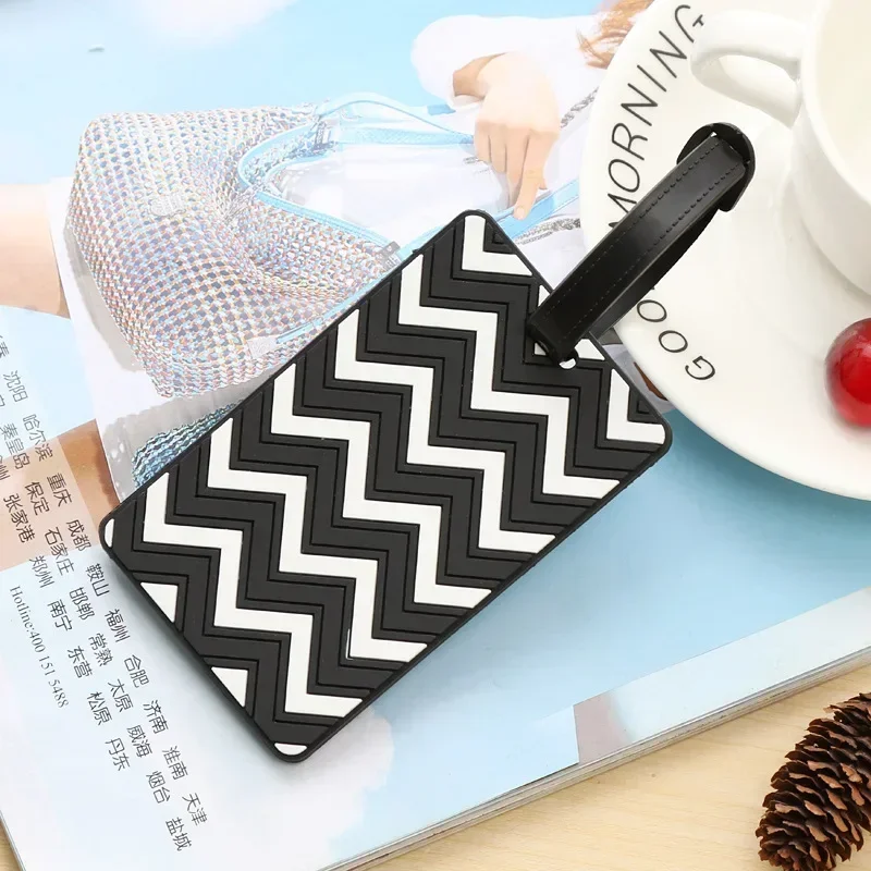 Geometrische bagagelabels voor - Women Accessories Name recensie en prijs